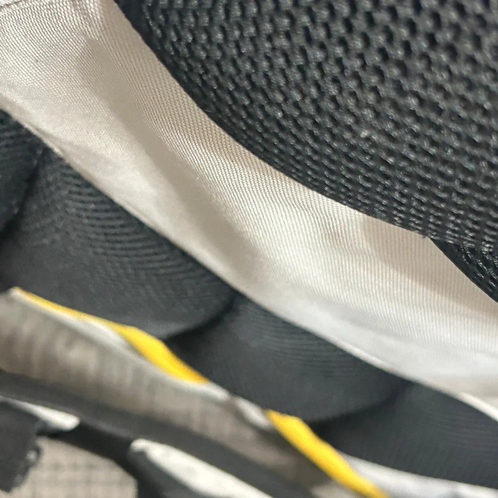Vtg. Pre-KAVU Black, White, and Yellow Hiking Backpack - Picture 13 of 14